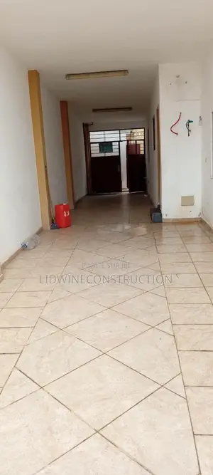 5chbre Duplex dans Bingerville à Louer
