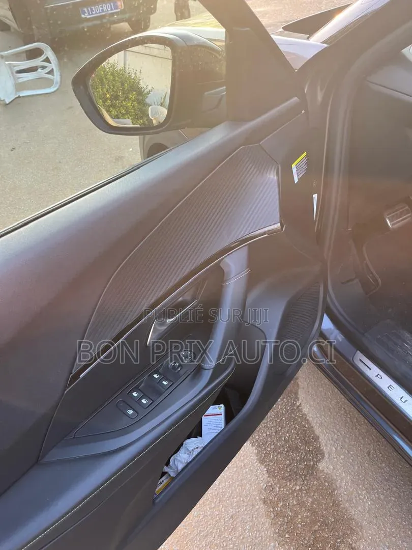 Peugeot 2008 1.2 PureTech (130 Hp) 2021 Gris