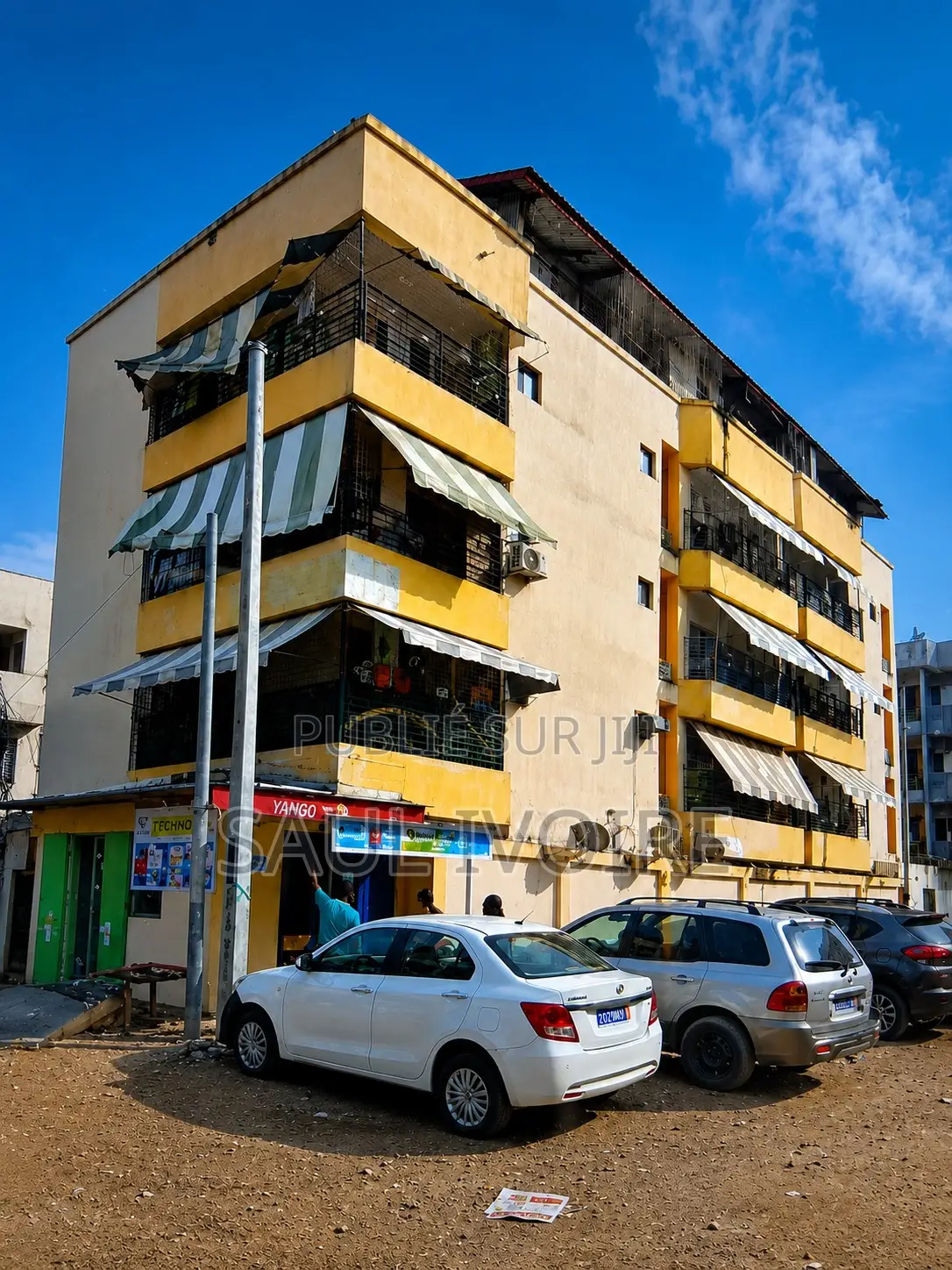 11chbre Duplex dans Saul, Cocody à Vendre