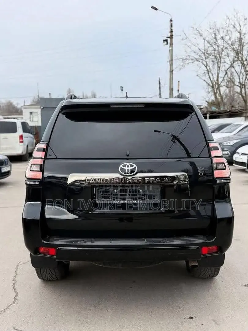 Toyota Land Cruiser 3.3 Diesel 4WD 2022 Noir