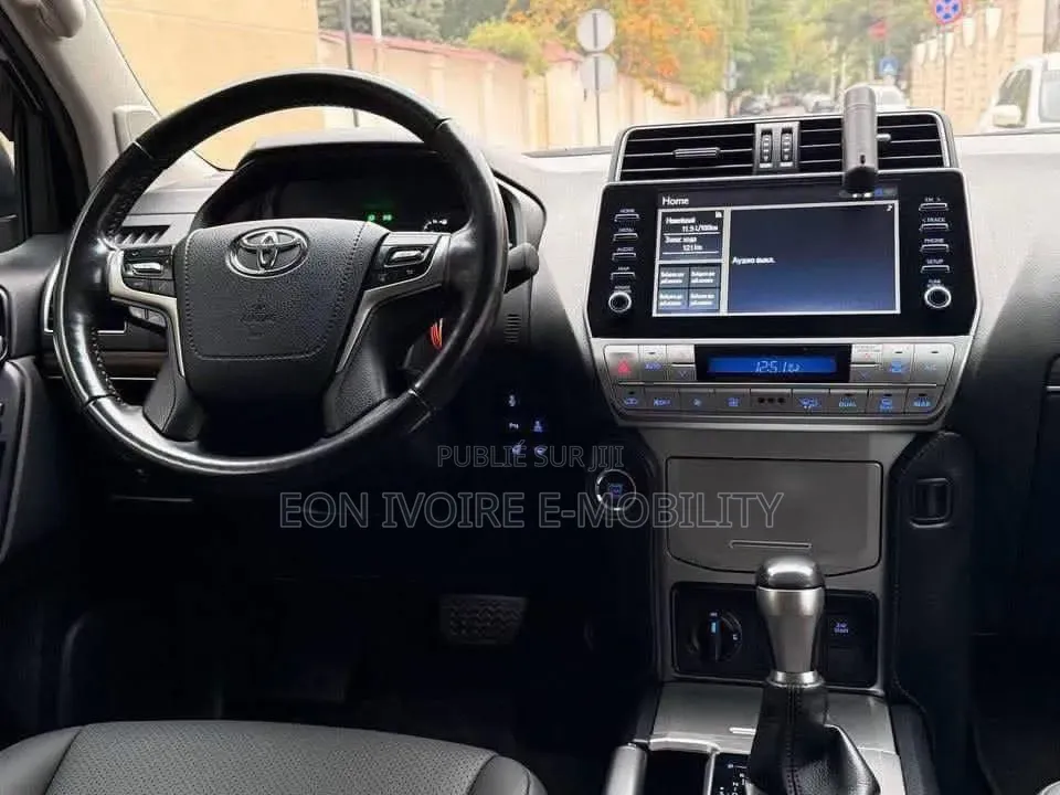Toyota Land Cruiser 3.3 Diesel 4WD 2022 Noir