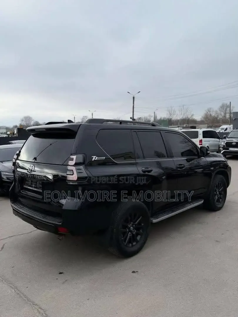 Toyota Land Cruiser 3.3 Diesel 4WD 2022 Noir