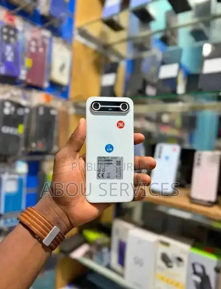 Nouveau Tecno Spark Slim 256 GB Blanc