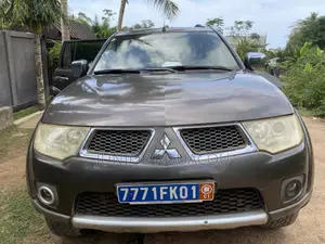 Mitsubishi Pajero 3.2 Di-Dc GLS 2011 Marron