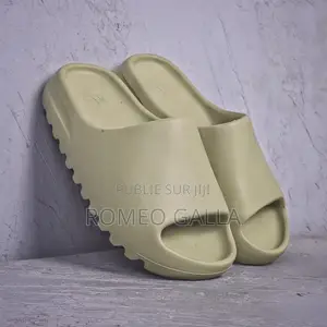 Sandales Yeezy