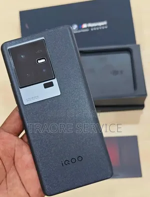 Nouveau Vivo iQOO 11S 512 GB Autre
