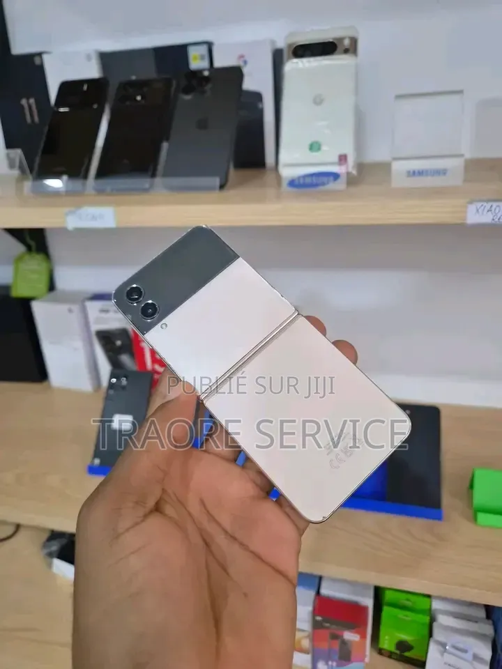 Nouveau Samsung Galaxy Z Flip4 512 GB Autre