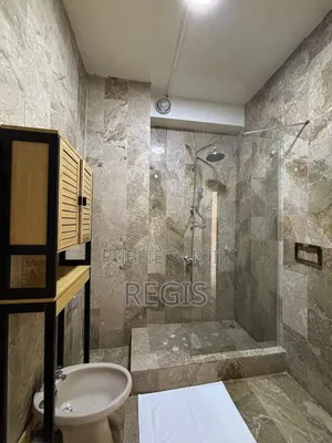 Meublé 2chbre Appartement dans Regis, Cocody à Louer
