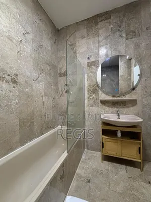 Meublé 2chbre Appartement dans Regis, Cocody à Louer