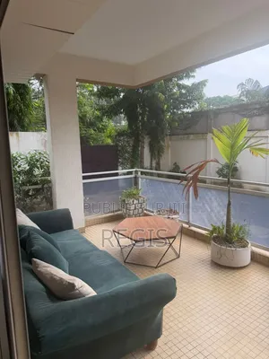 Meublé 2chbre Appartement dans Regis, Cocody à Louer