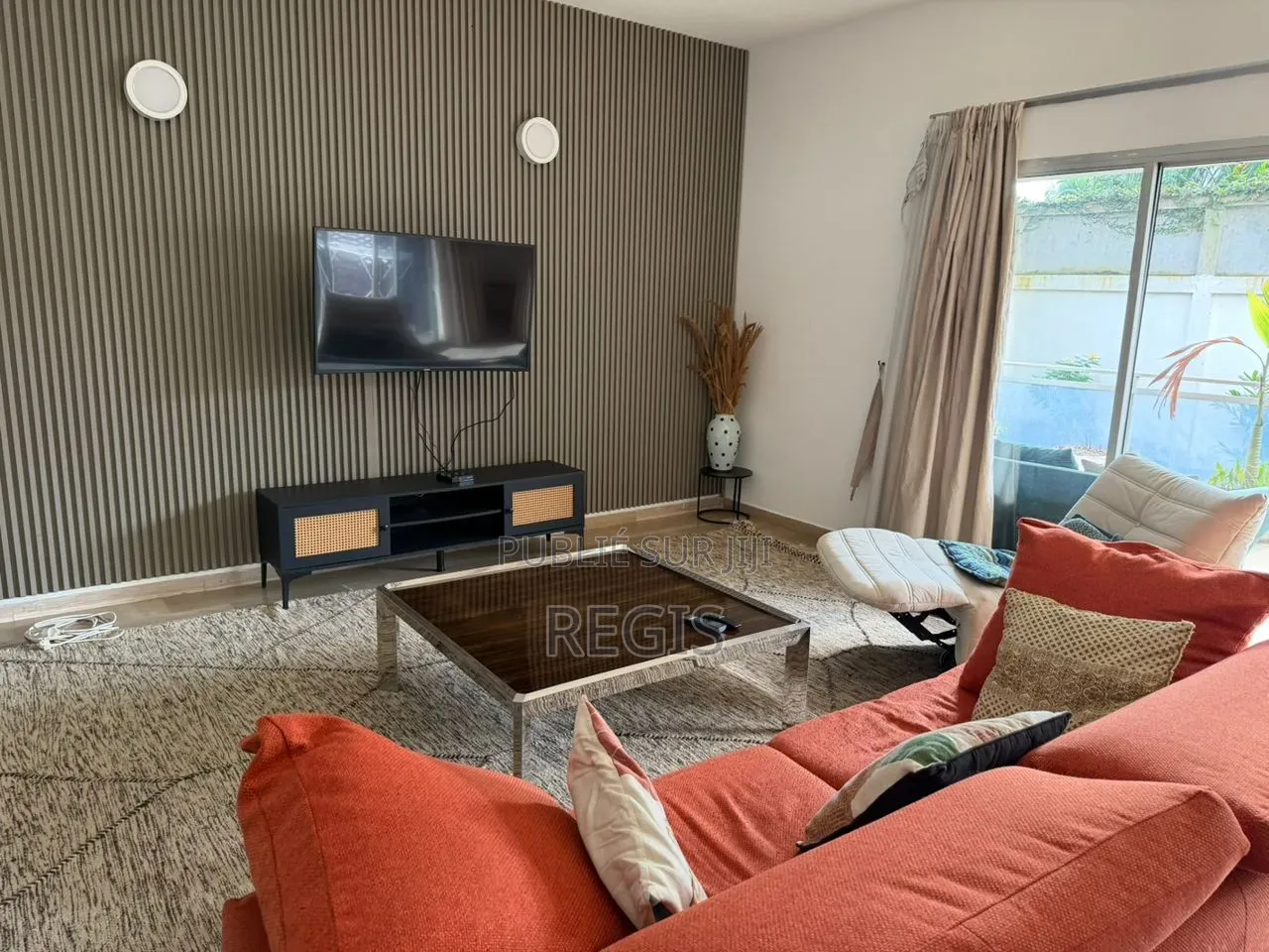 Meublé 2chbre Appartement dans Regis, Cocody à Louer