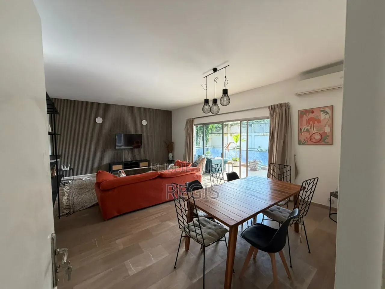 Meublé 2chbre Appartement dans Regis, Cocody à Louer