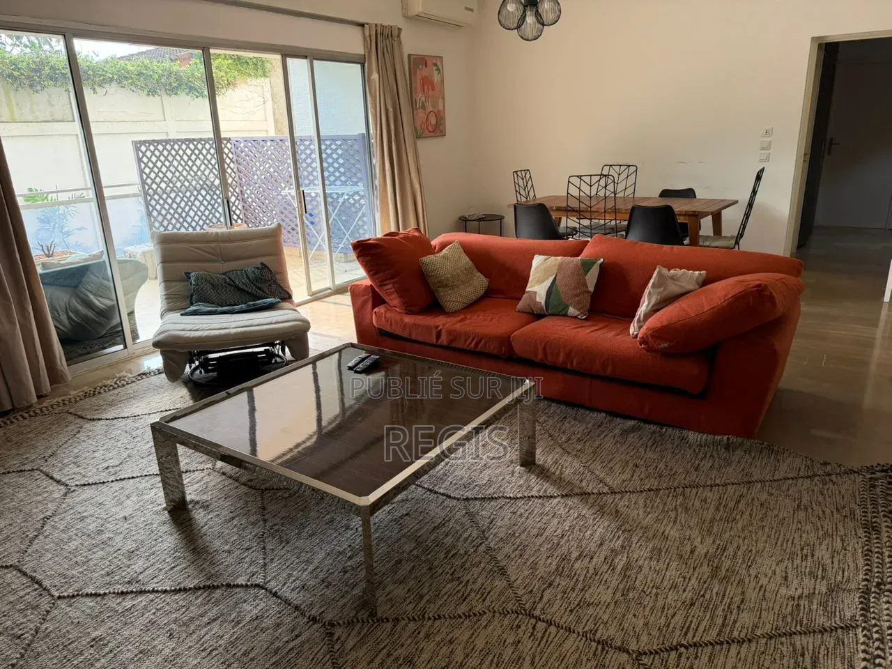 Meublé 2chbre Appartement dans Regis, Cocody à Louer