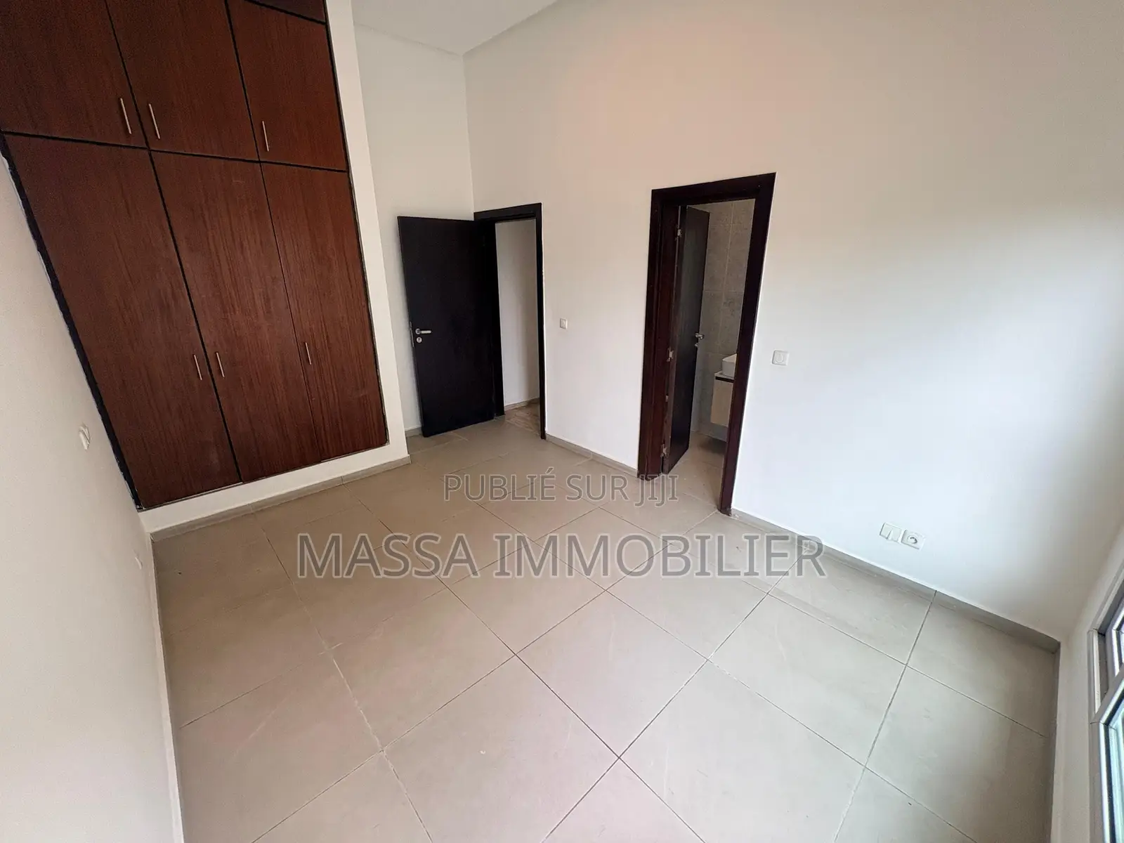 5chbre Villa dans Massa Immobilier, Deux Plateaux à Louer