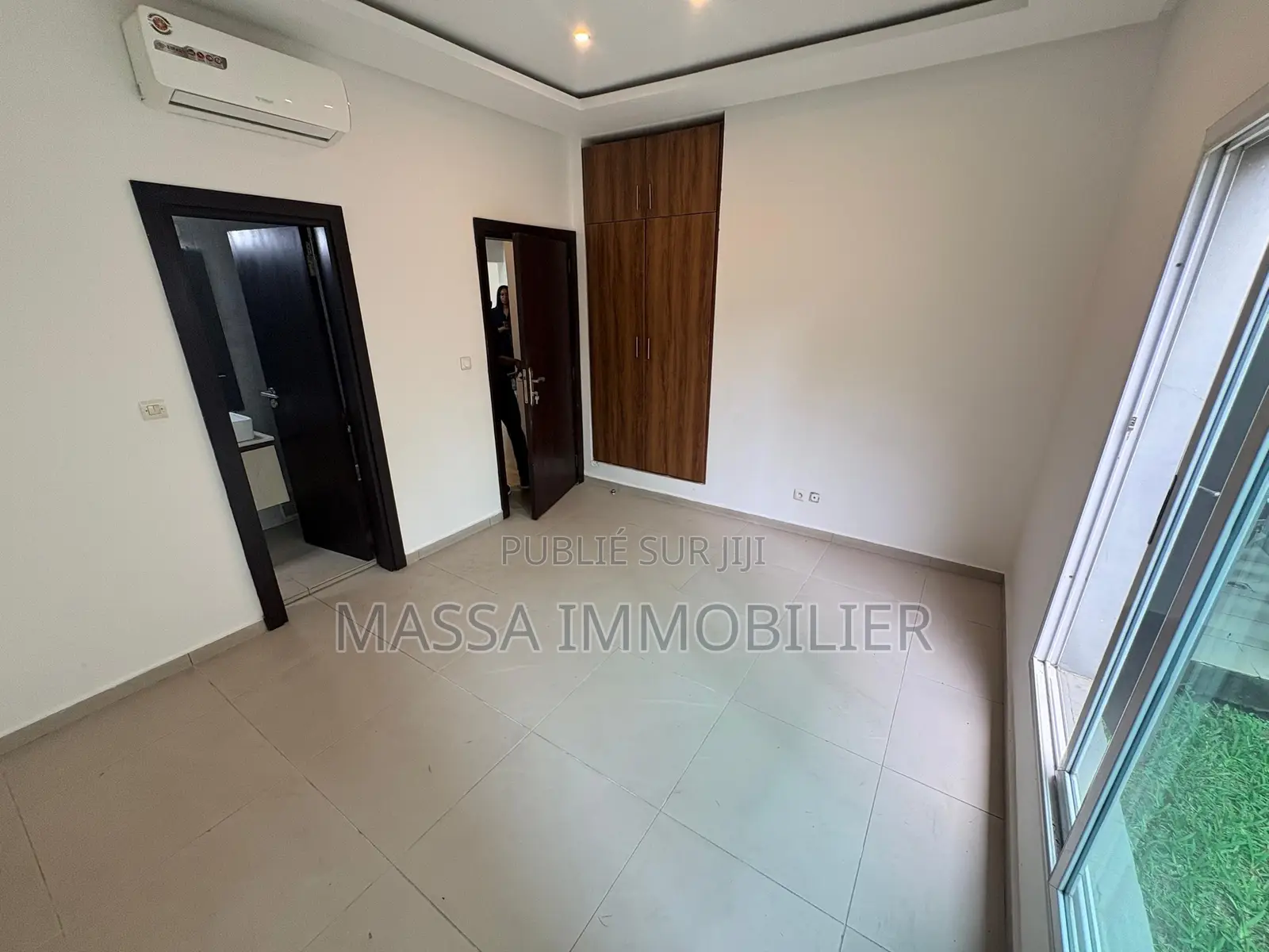 5chbre Villa dans Massa Immobilier, Deux Plateaux à Louer
