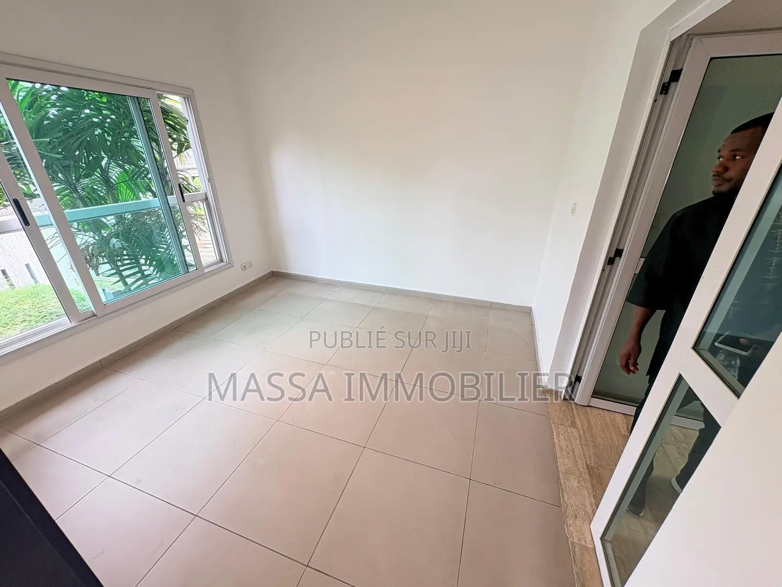 5chbre Villa dans Massa Immobilier, Deux Plateaux à Louer