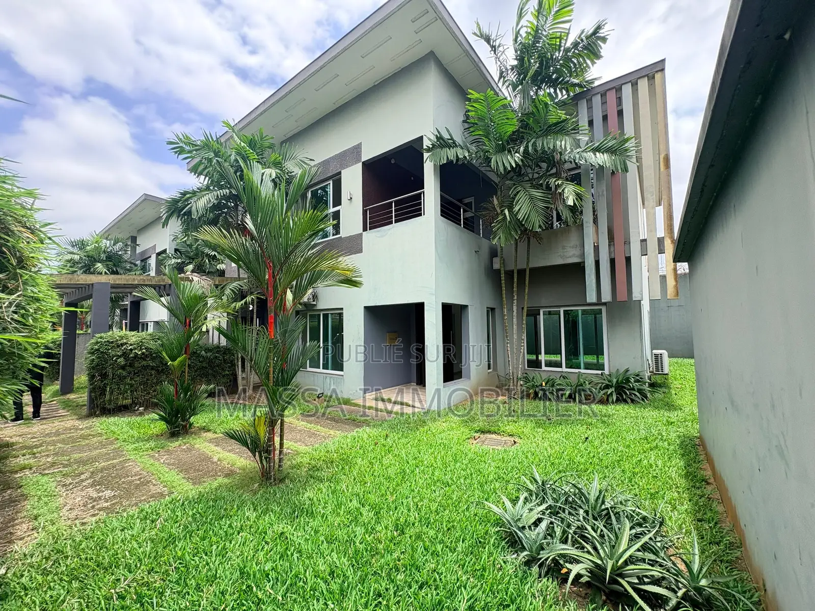 5chbre Villa dans Massa Immobilier, Deux Plateaux à Louer