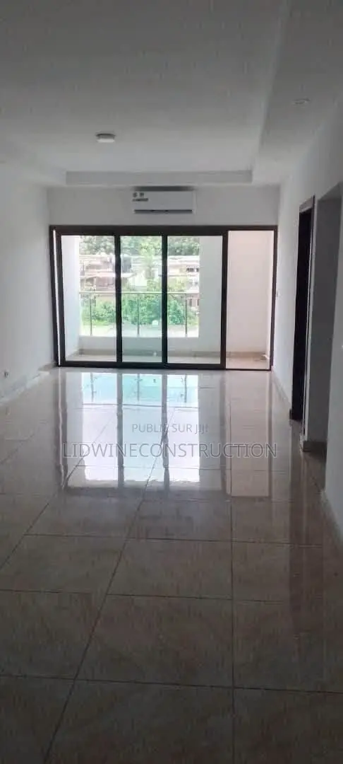 2chbre Appartement dans Deux Plateaux à Louer