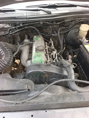 Mitsubishi L200 2011 Gris