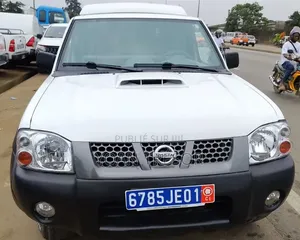 Nissan Hardbody 2018 Blanc