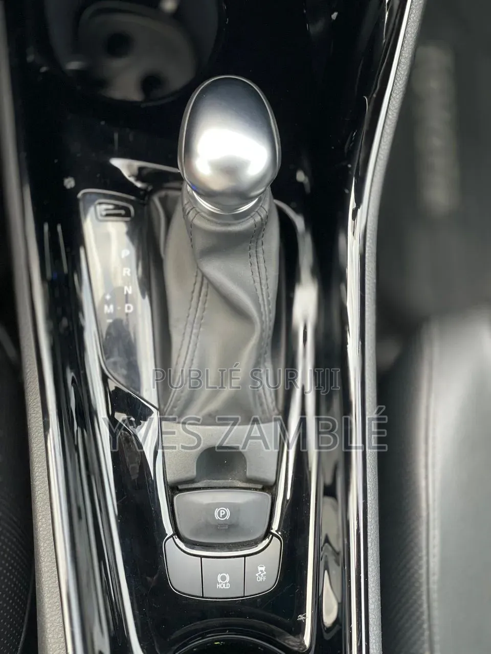 Toyota C-HR 2025 Gris