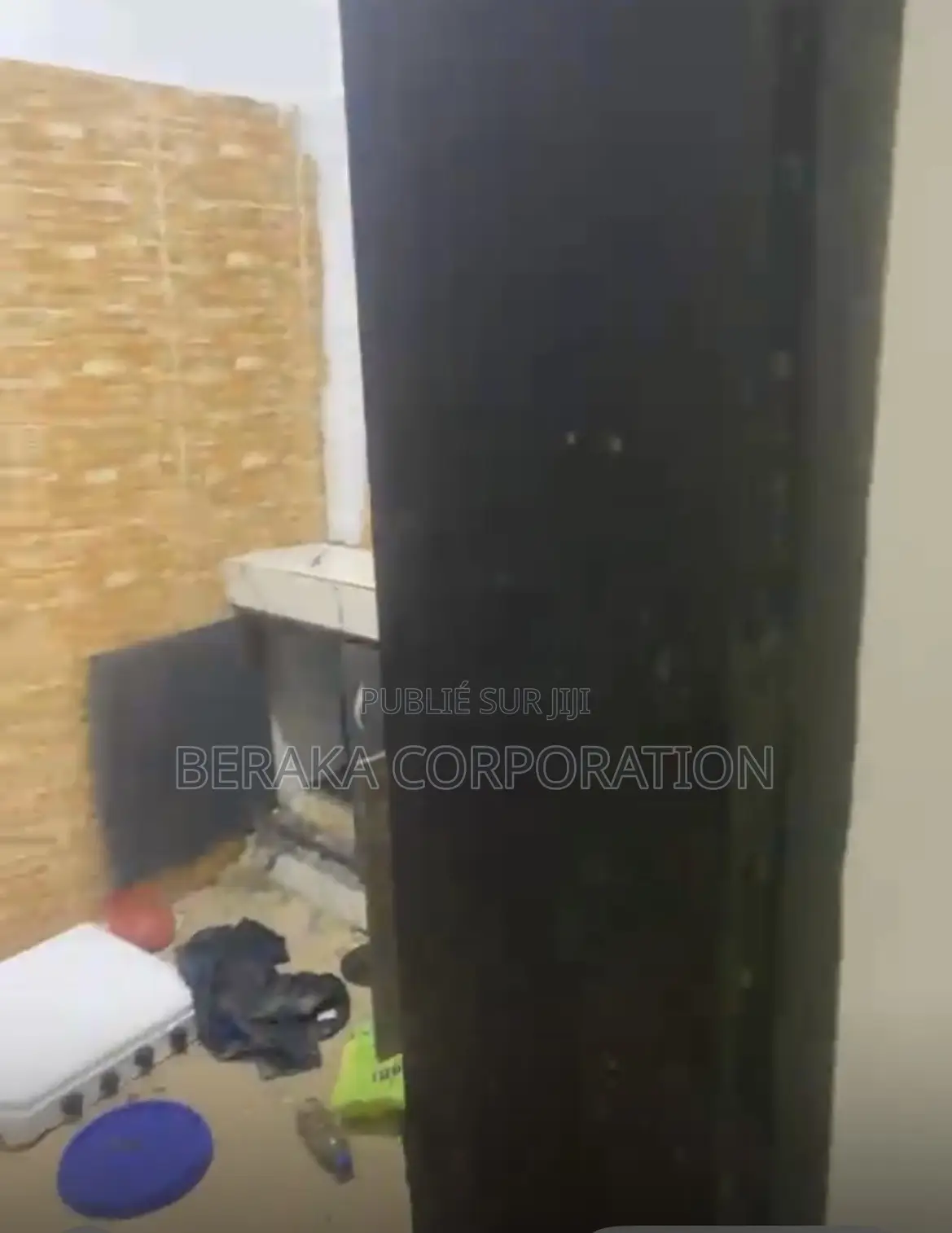 1chbre Appartement dans Beraka Corporation, Cocody à Vendre