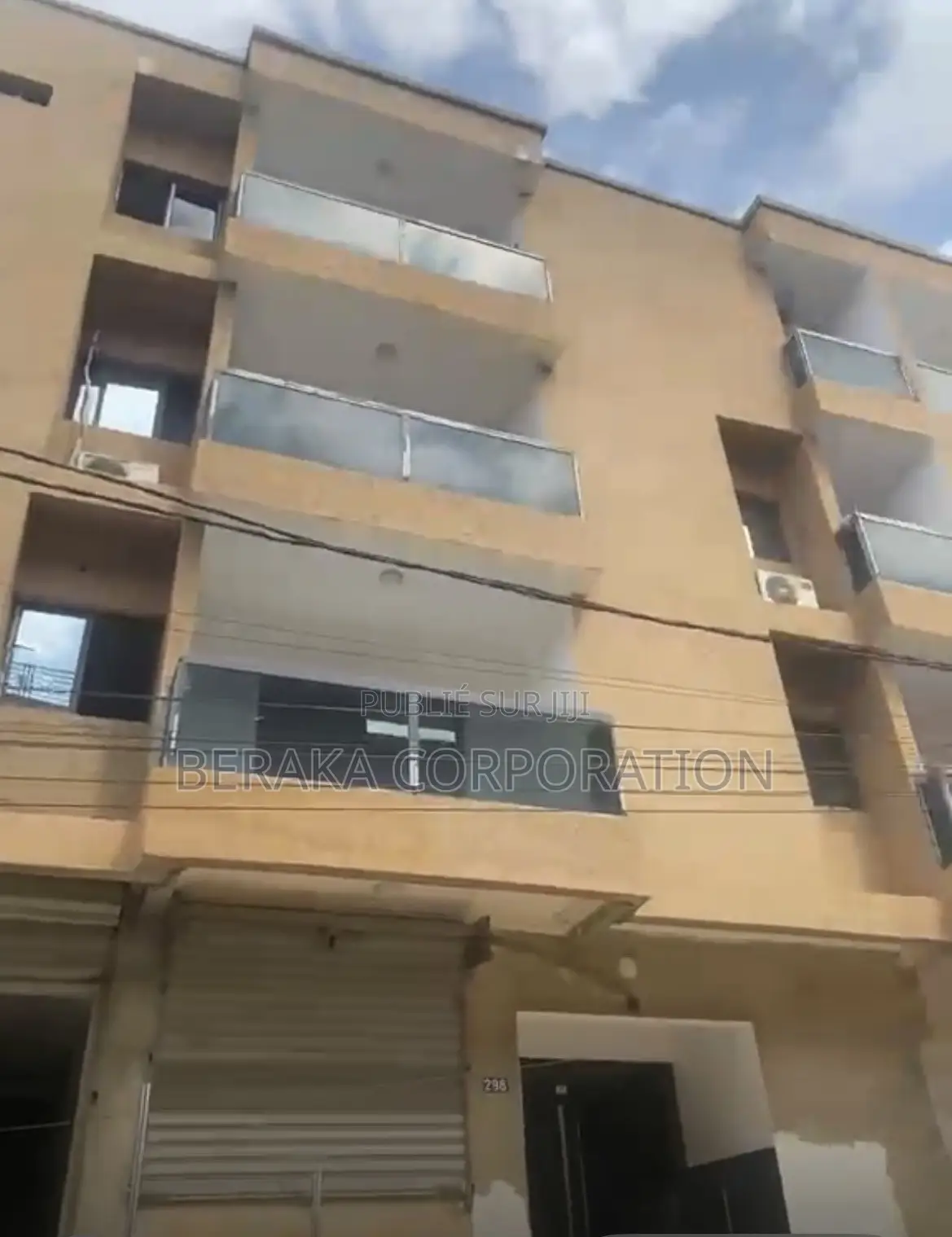 1chbre Appartement dans Beraka Corporation, Cocody à Vendre