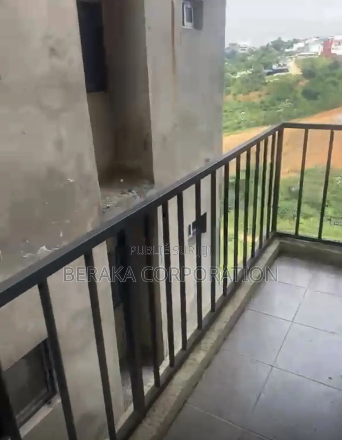 1chbre Appartement dans Beraka Corporation, Cocody à Vendre