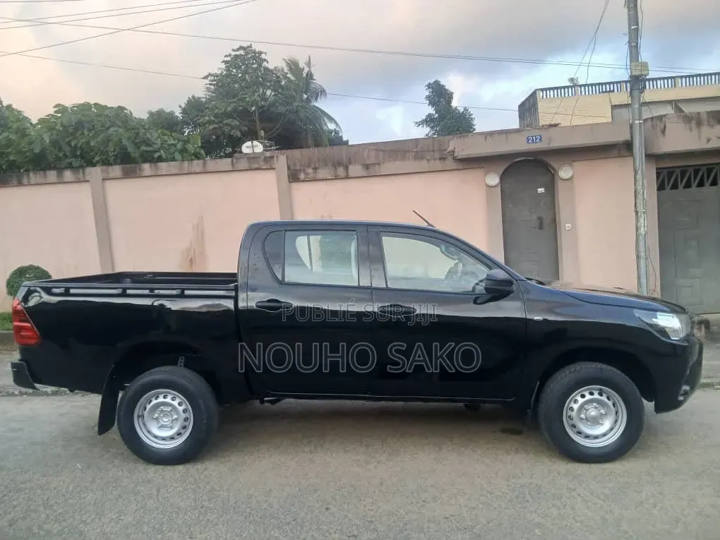 Toyota Hilux 2020 Noir