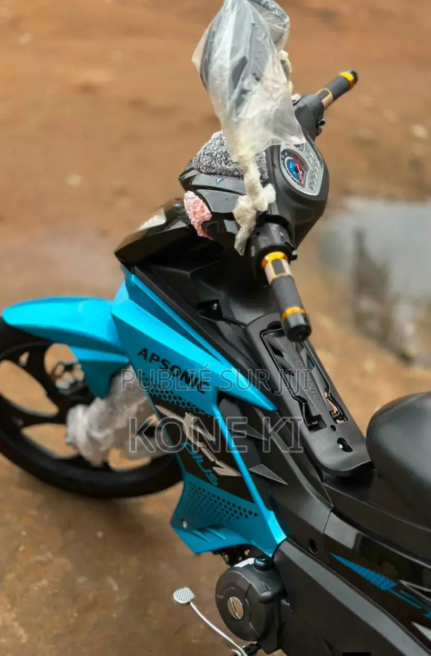 Nouveau KTM Duke 125 2024 Bleu