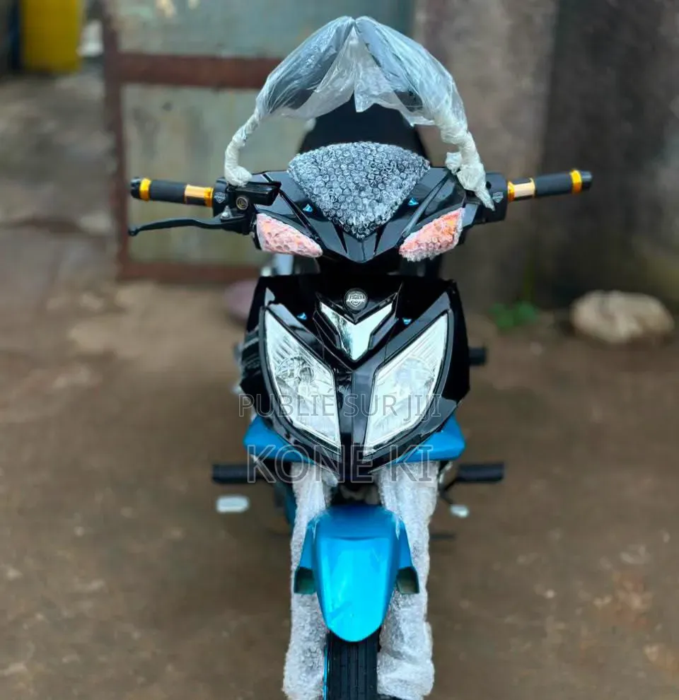 Nouveau KTM Duke 125 2024 Bleu
