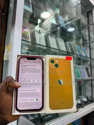 Nouveau Apple iPhone 13 128 GB Rouge