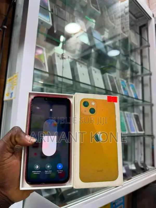 Nouveau Apple iPhone 13 128 GB Rouge