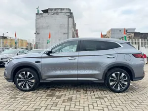 Nouveau BYD Song Plus 2025 Noir