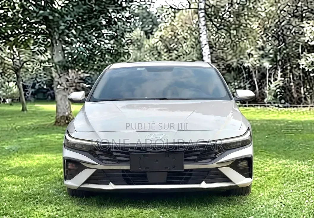 Nouveau Hyundai Elantra 2026 Blanc cassé