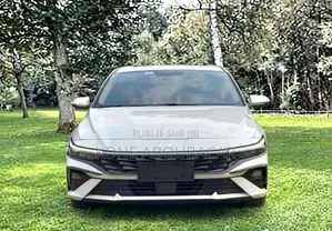 Nouveau Hyundai Elantra 2026 Blanc cassé