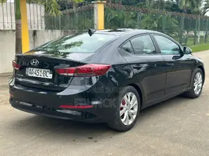 Hyundai Elantra 2018 Noir