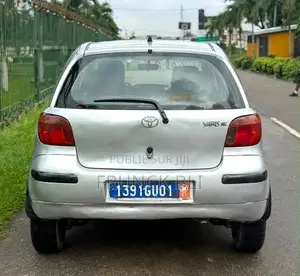 Toyota Yaris 2004 Gris