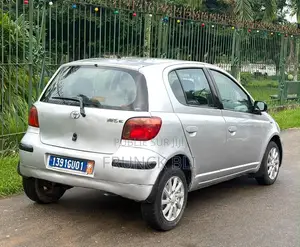 Toyota Yaris 2004 Gris