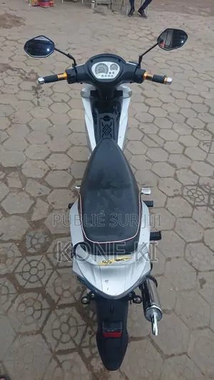 KTM Duke 125 2025 Gris