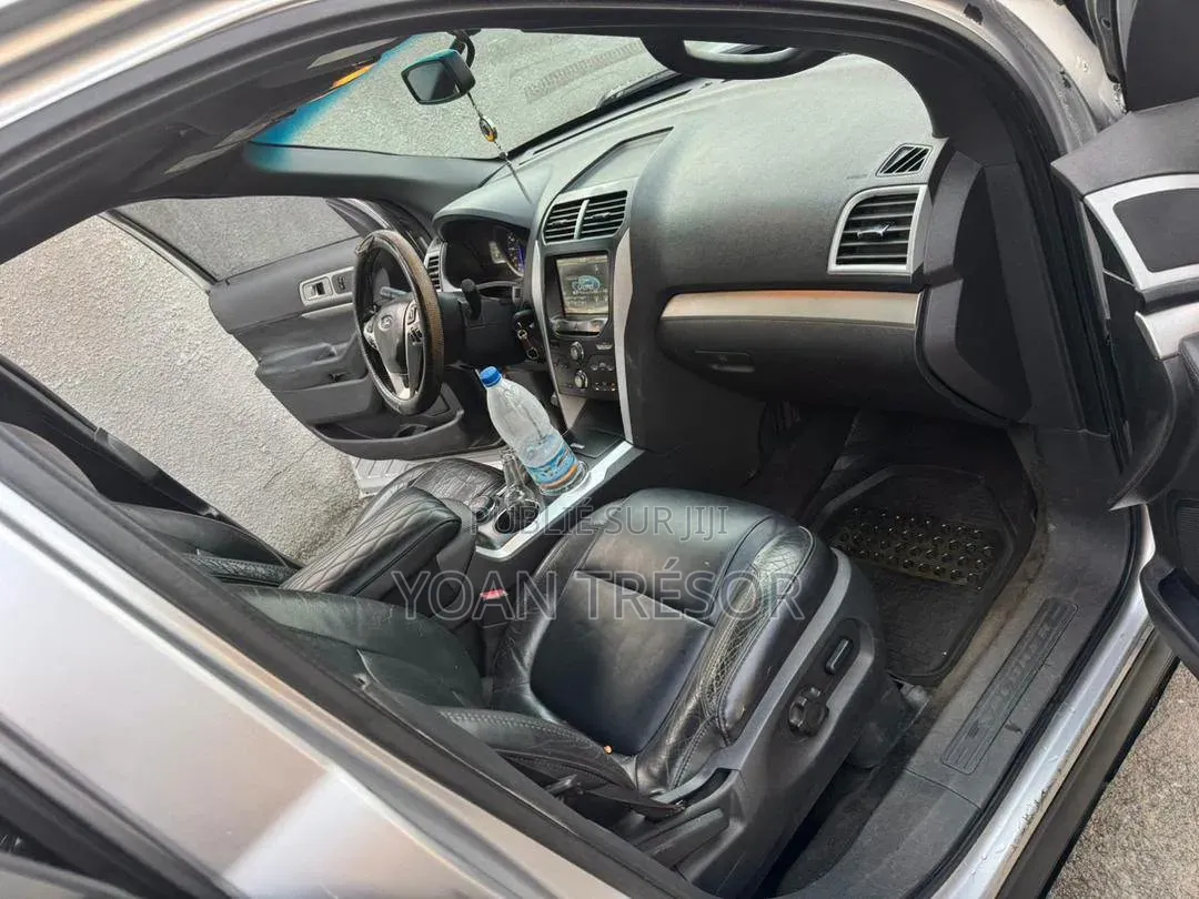 Ford Explorer 2011 Argenté