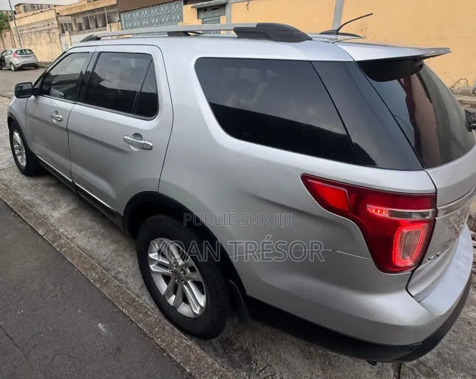 Ford Explorer 2011 Argenté