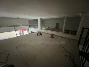 Magasin en Location