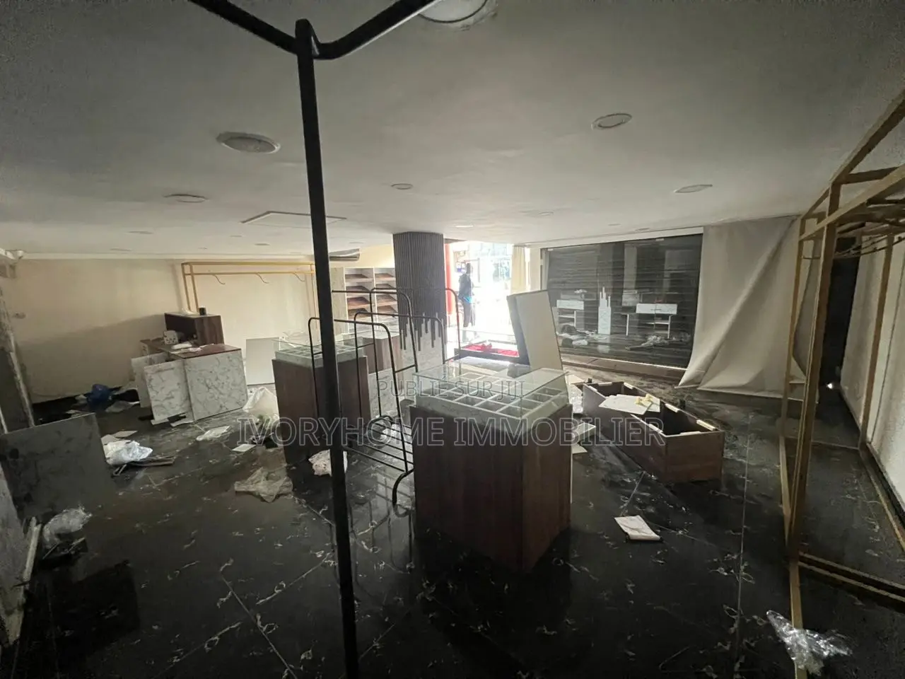 Magasin en Location
