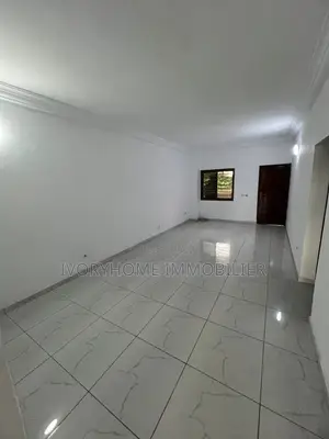 2chbre Appartement dans Cocody à Louer