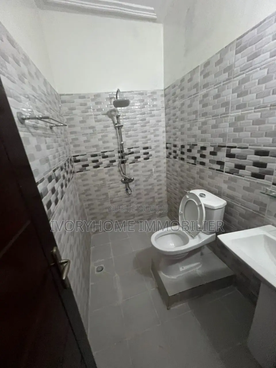 2chbre Appartement dans Cocody à Louer