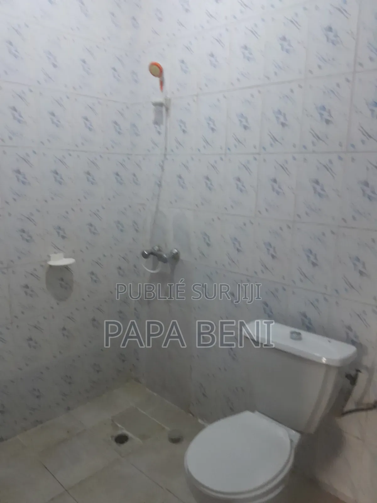 4chbre Villa dans Bosko, Cocody à Louer
