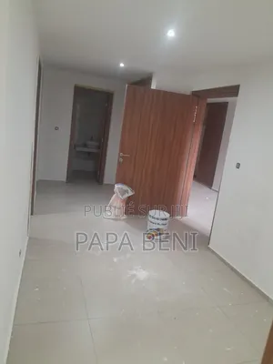 5chbre Maison dans Bosko, Cocody à Louer