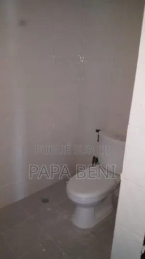 4chbre Villa dans Bosko, Cocody à Louer