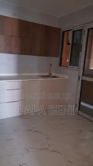 4chbre Villa dans Bosko, Cocody à Louer
